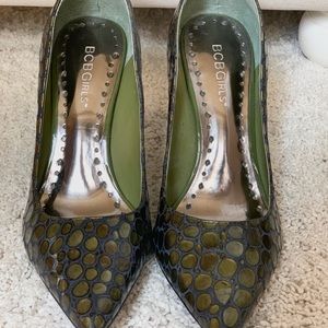 BCBG snakeskin high-heeled shoes
